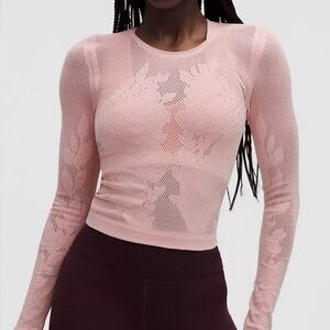 Lululemon Reveal top